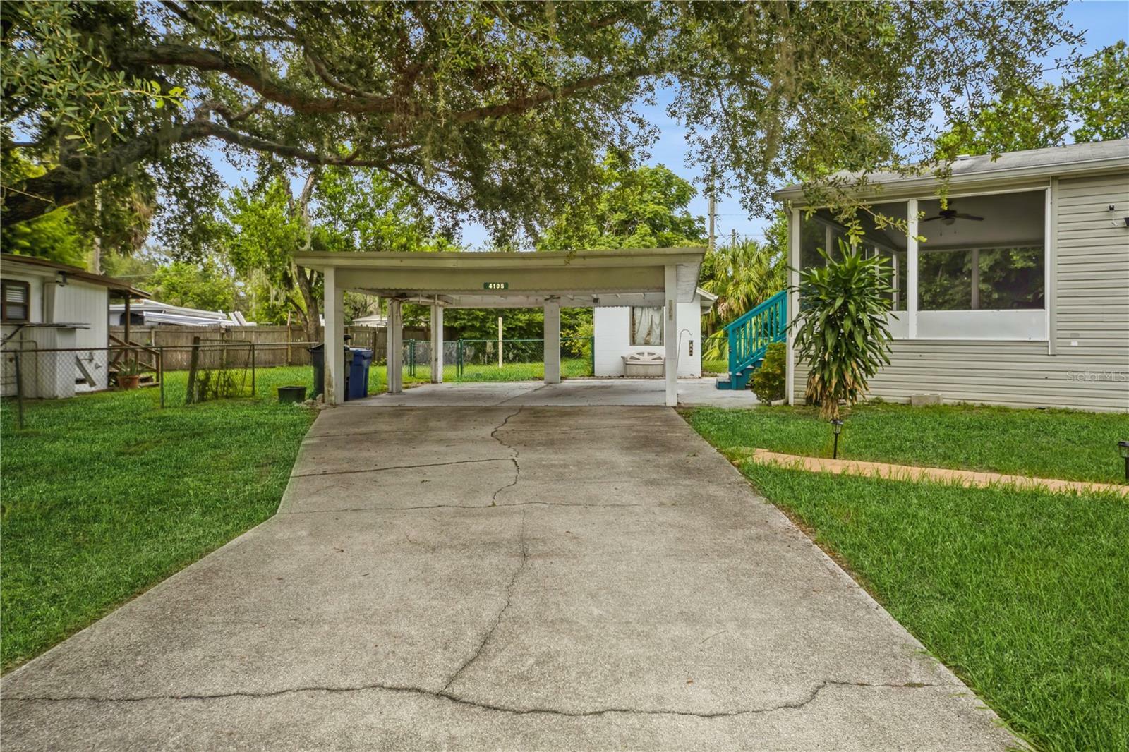 Property Photo: 4105 Silvercrest Lane FL 33511
