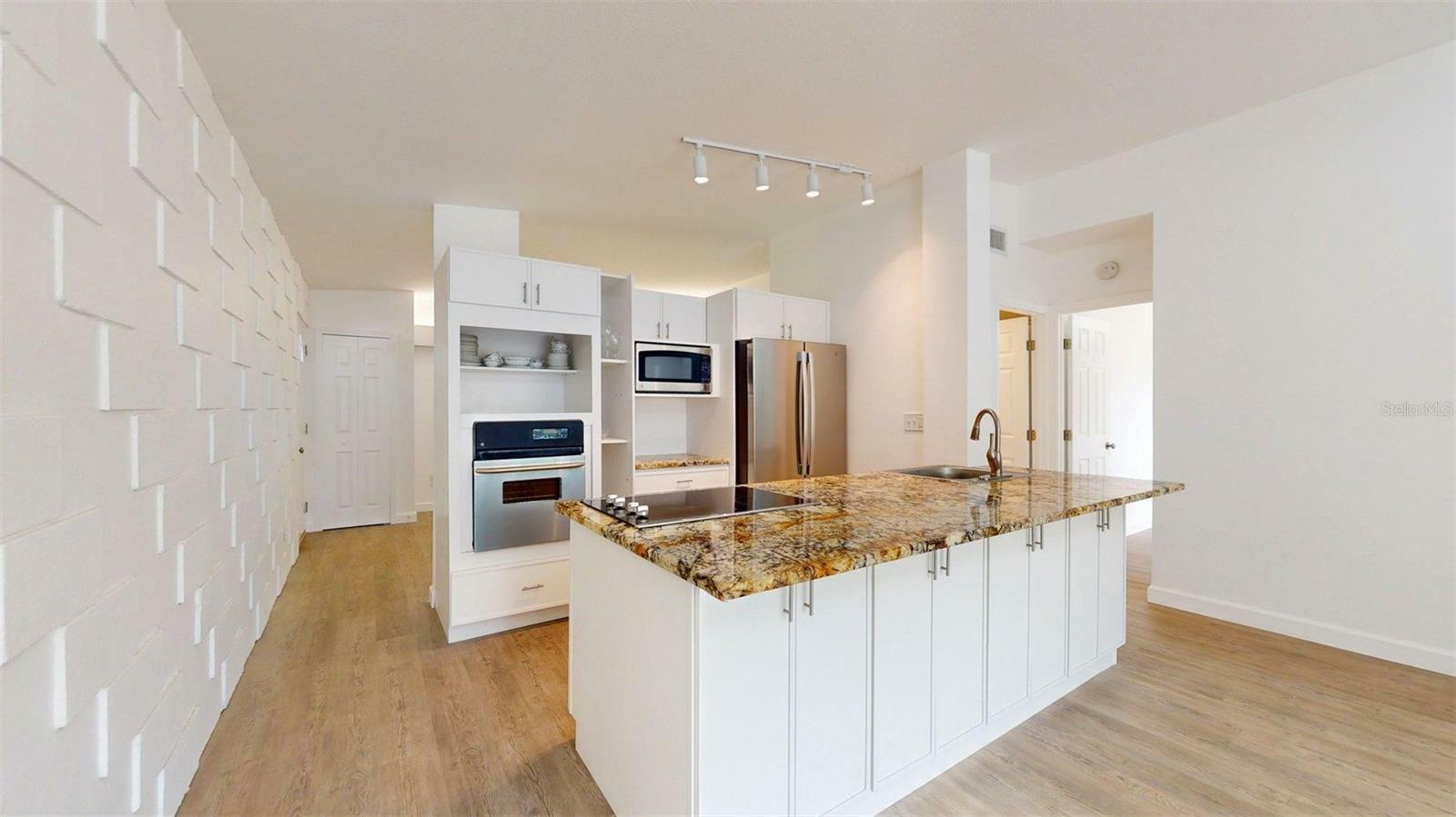 Property Photo:  1431 Island Drive S  FL 33707 