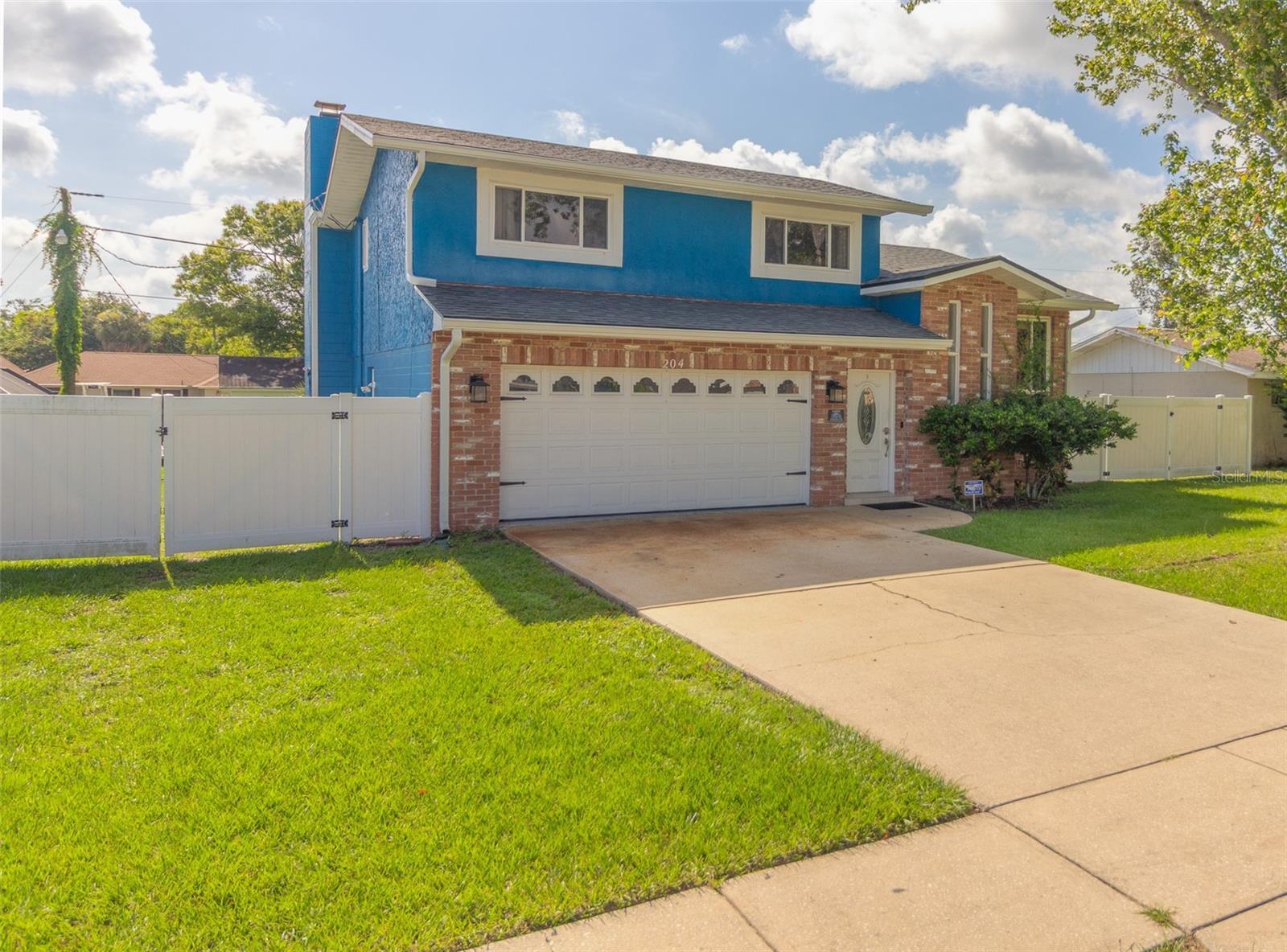 Property Photo: 204 Devon Street FL 32127