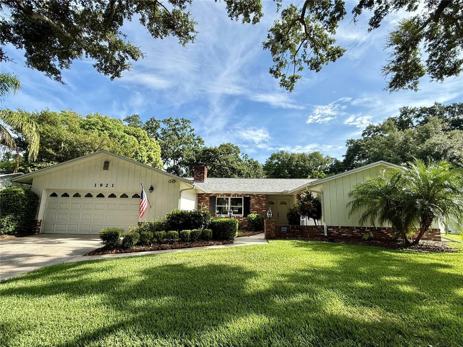 Property Photo: 1921 Japonica Road FL 32792