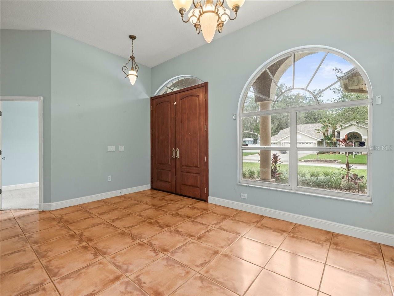 Property Photo: 2409 Heather Manor Lane FL 33549