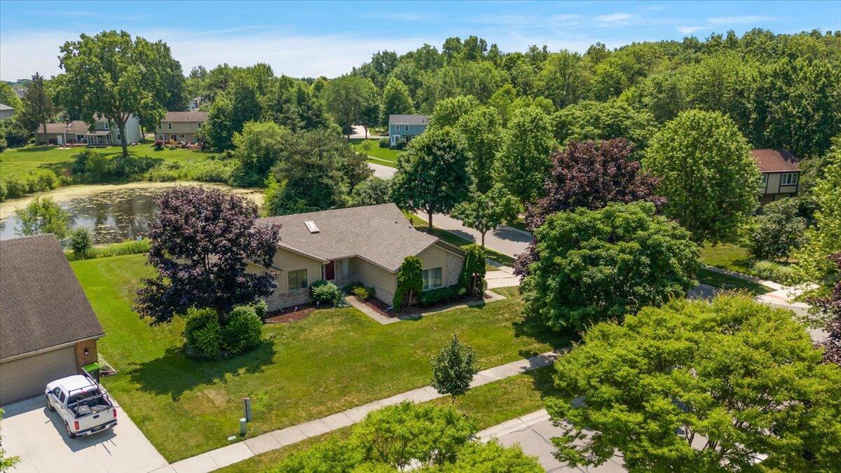 Property Photo: 25036 Buckminster Drive MI 48375