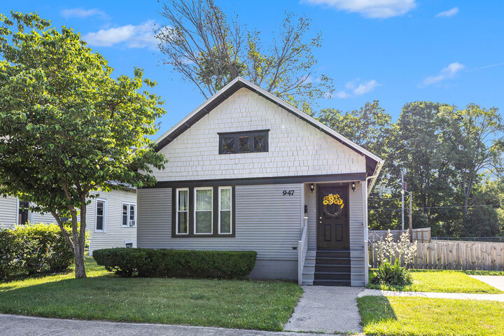 947 Pearl Street  Benton Harbor MI 49022 photo