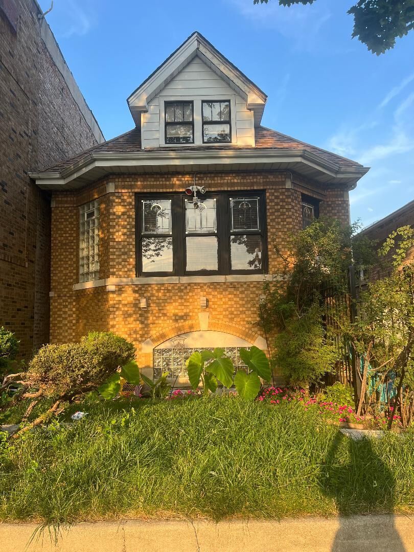 Property Photo: 1451 N Latrobe Avenue IL 60651