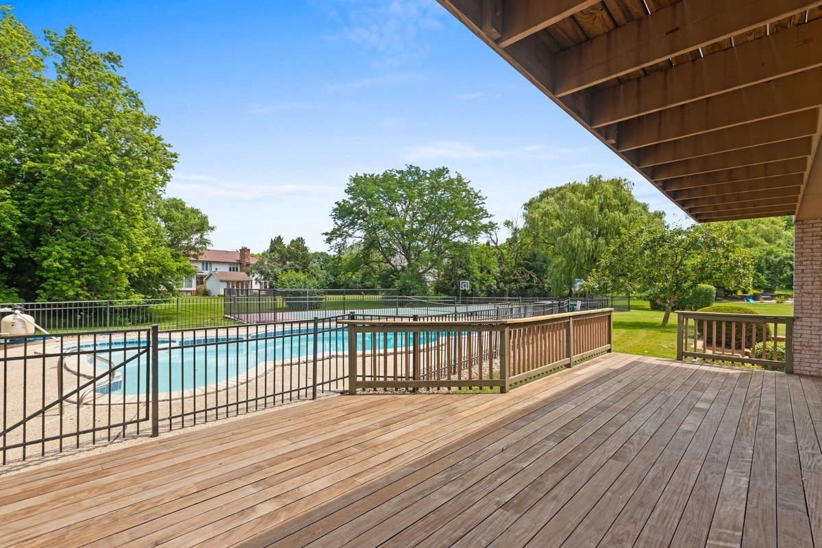Property Photo: 508 Sauk Path SE IL 60523