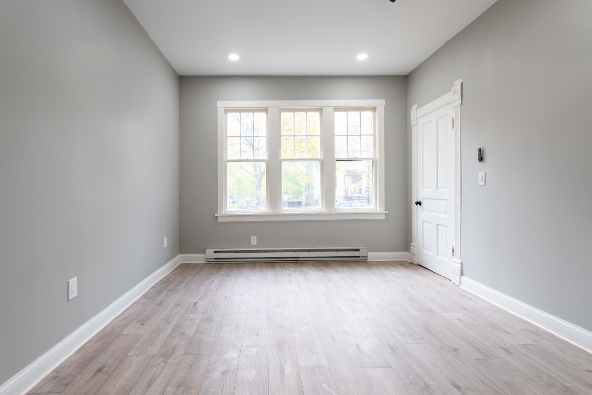 Property Photo: 2053 N Bingham Street 1 IL 60647