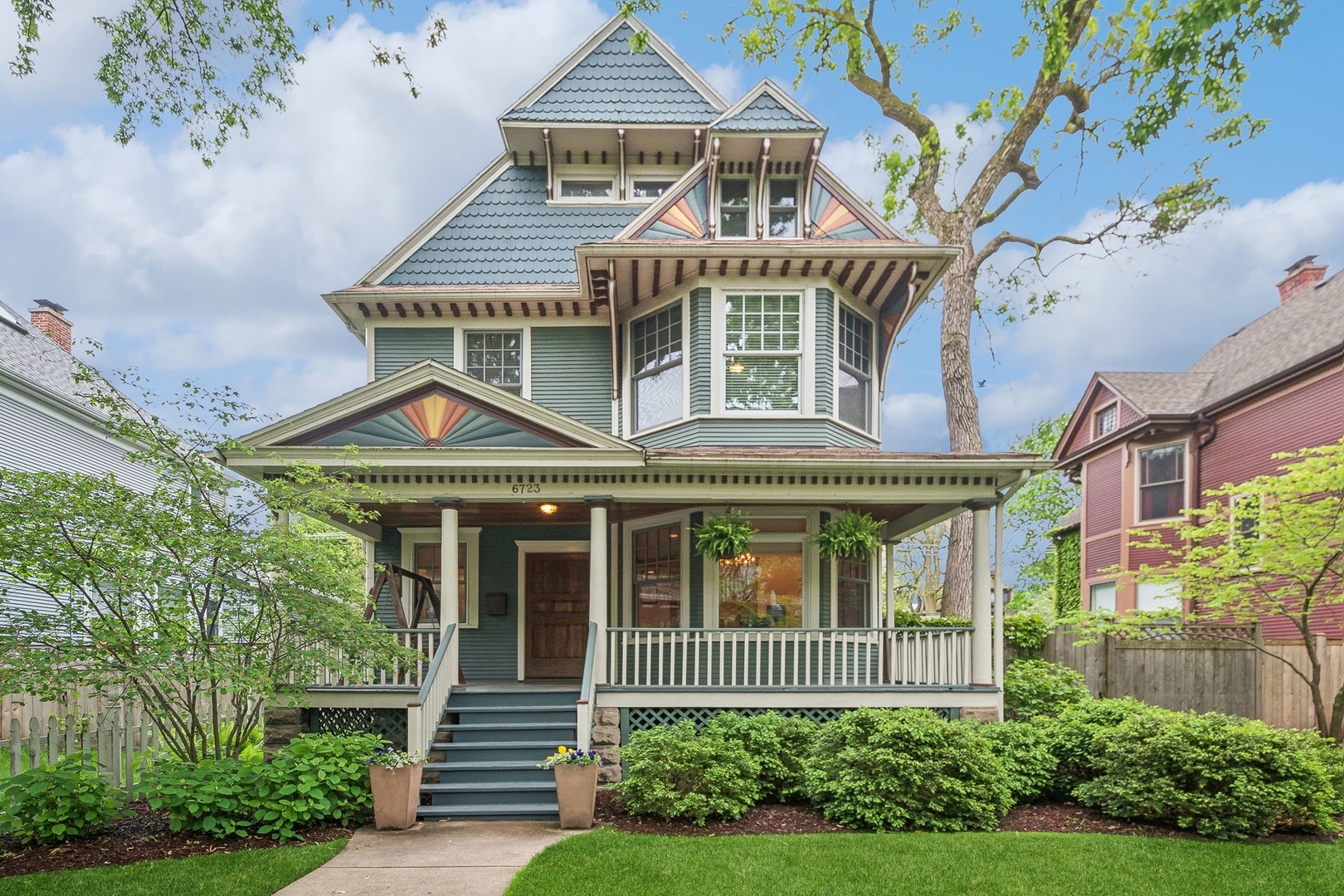 6723 N Greenview Avenue  Chicago IL 60626 photo