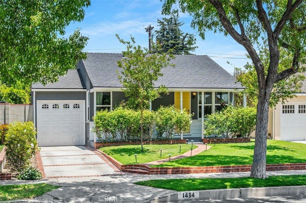 Property Photo: 1434 N Rose Street CA 91505