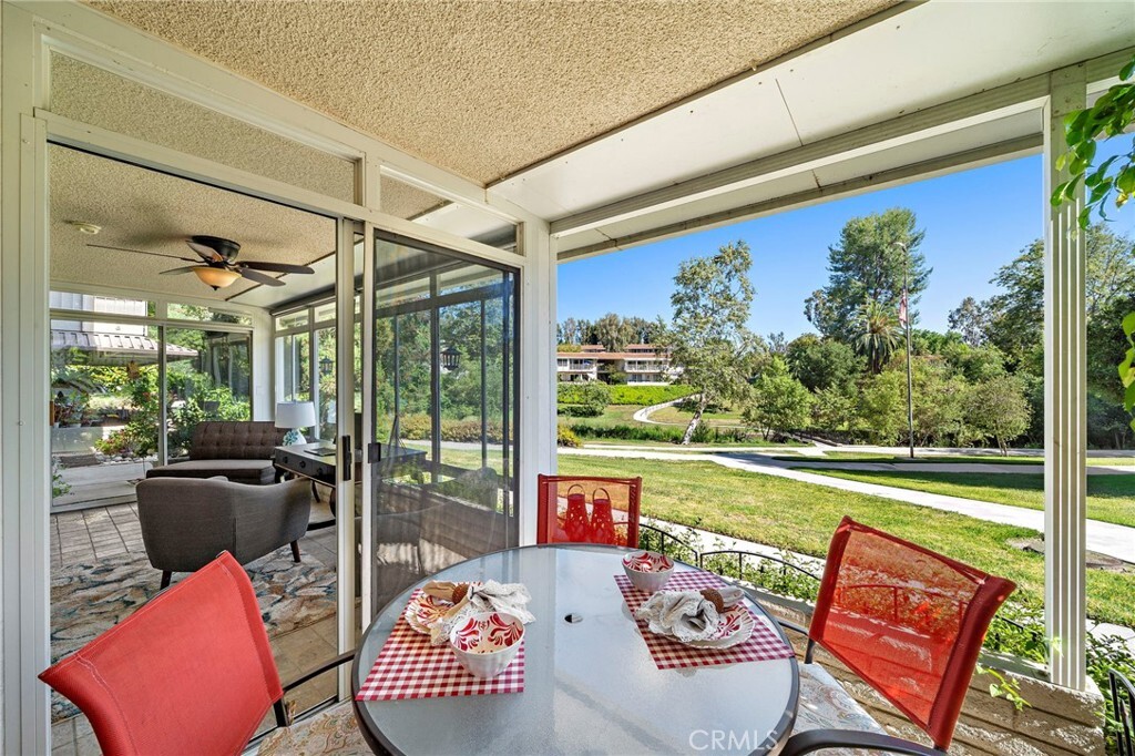 Property Photo:  579 Avenida Majorca B  CA 92637 