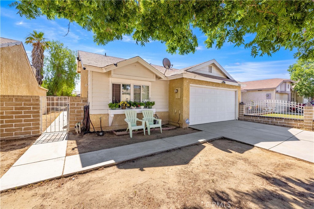 Property Photo: 37158 29th Street East CA 93550