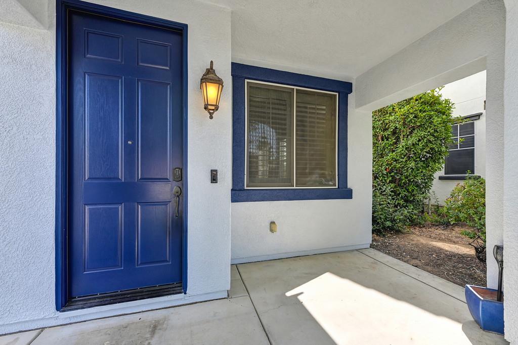 Property Photo: 1404 Rossmere Lane CA 95648