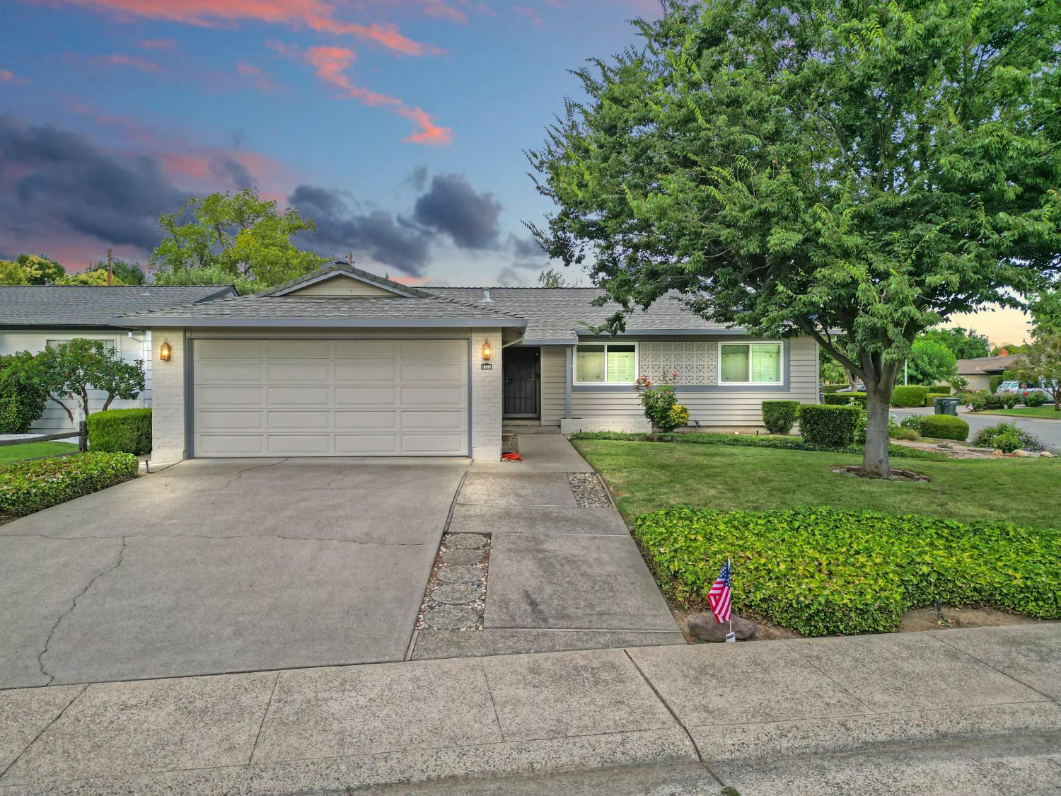 2701 Honeysuckle  Sacramento CA 95826 photo