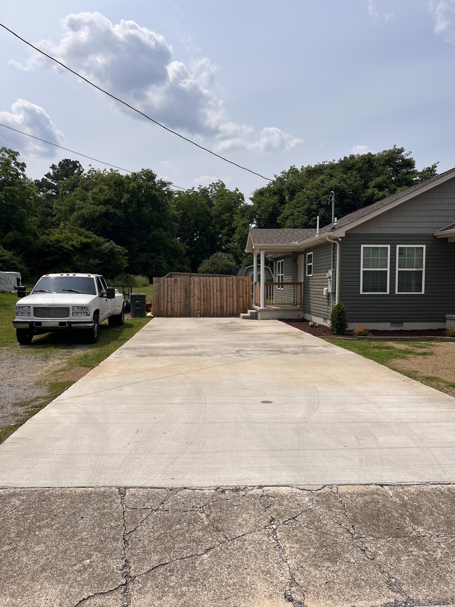 Property Photo:  409 Kiwanis Ave  TN 37334 
