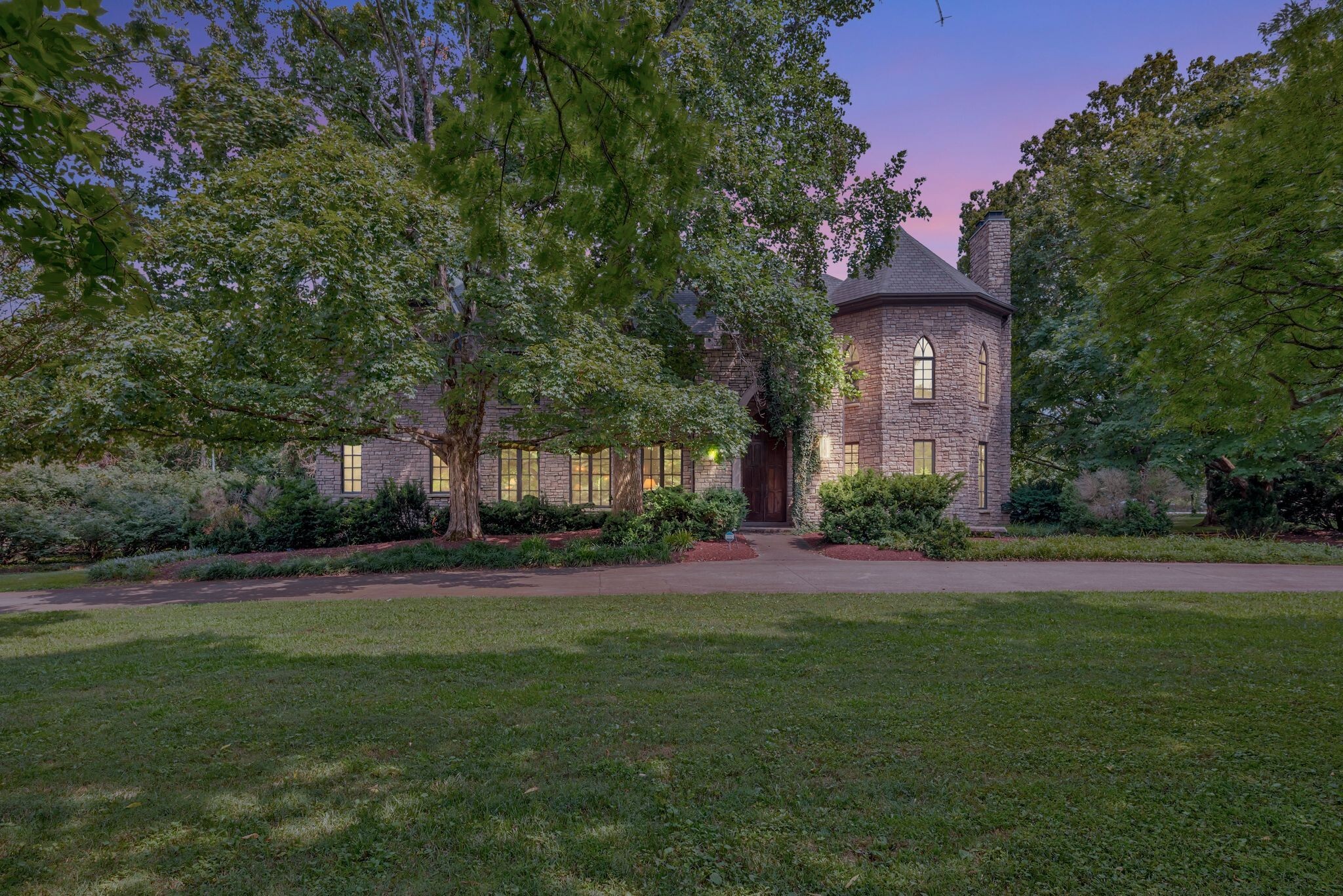 Property Photo: 1108 Belle Meade Blvd TN 37205