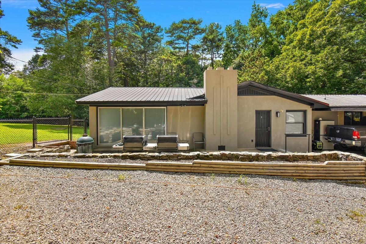 Property Photo: 19 Horseshoe Bend Rd TN 38468