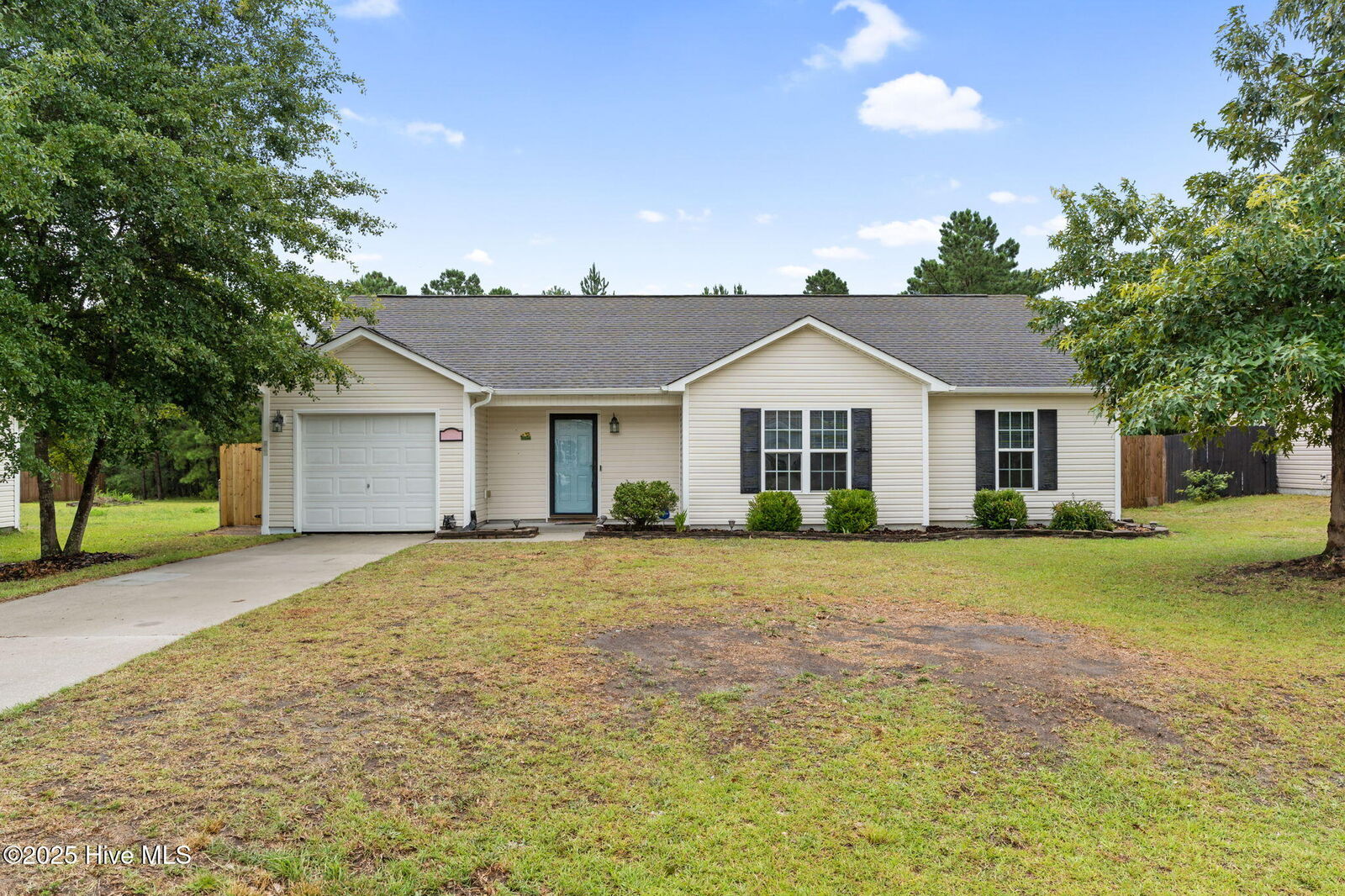 Property Photo: 308 Snow Bell Court NC 28574