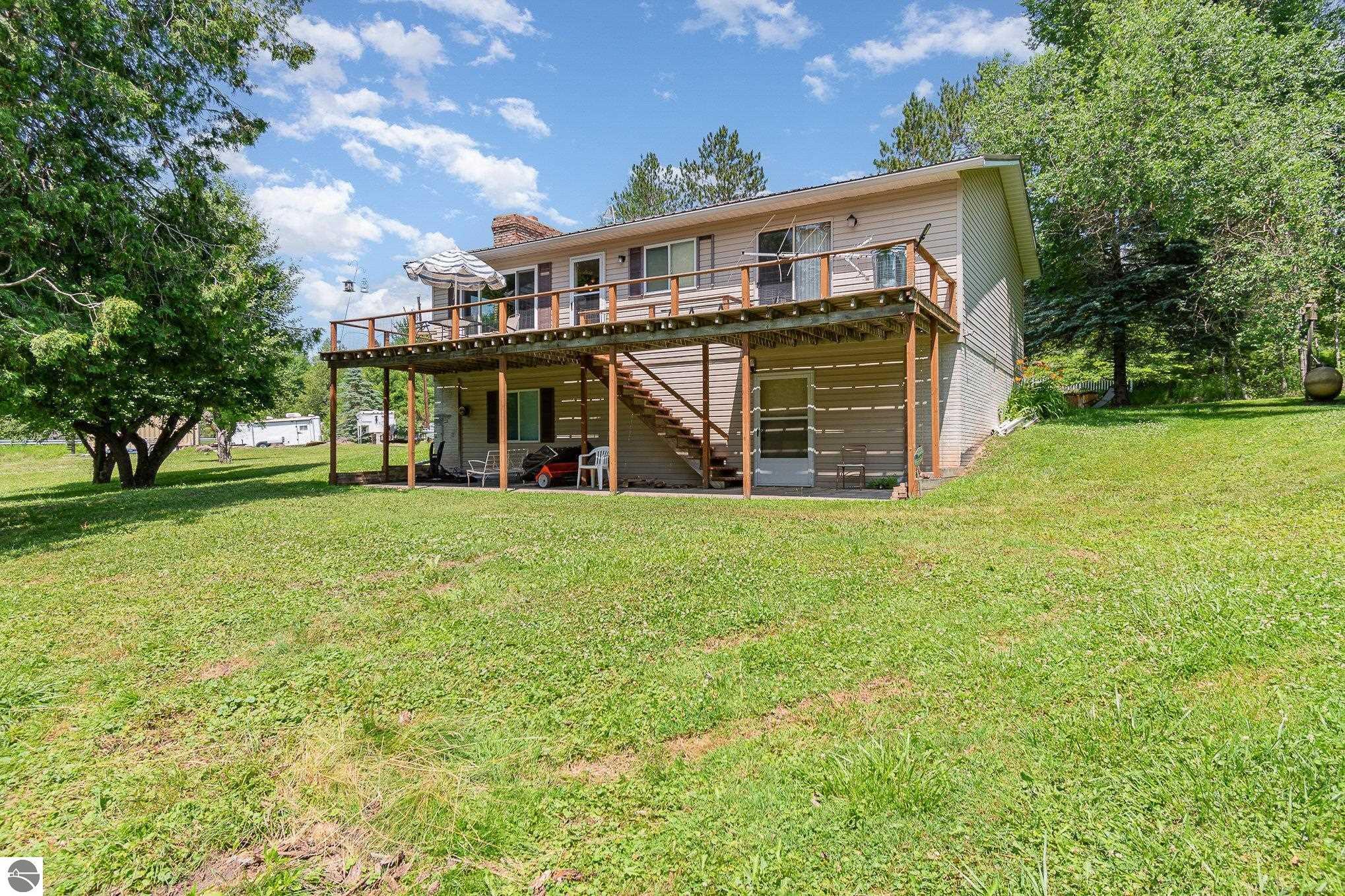 Property Photo: 4921 W Carpenter Road MI 48763