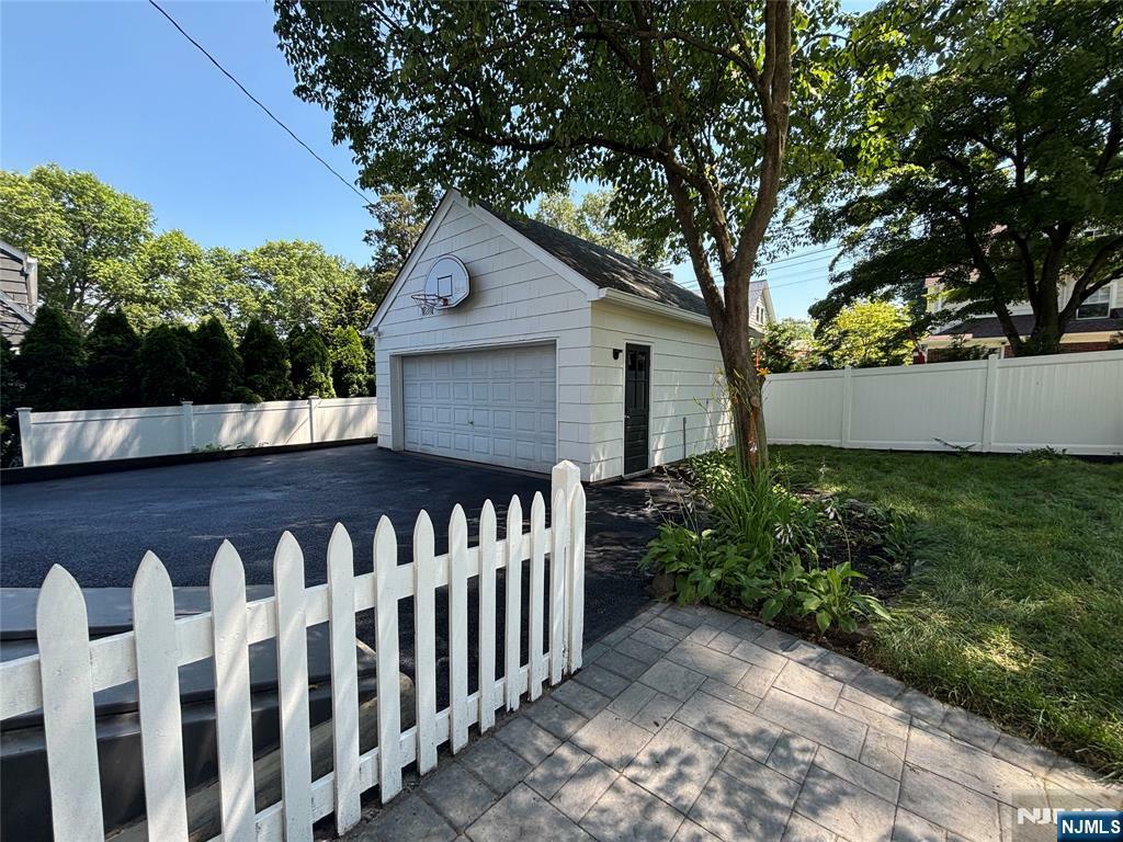 Property Photo: 4 N Brookwood NJ 07042