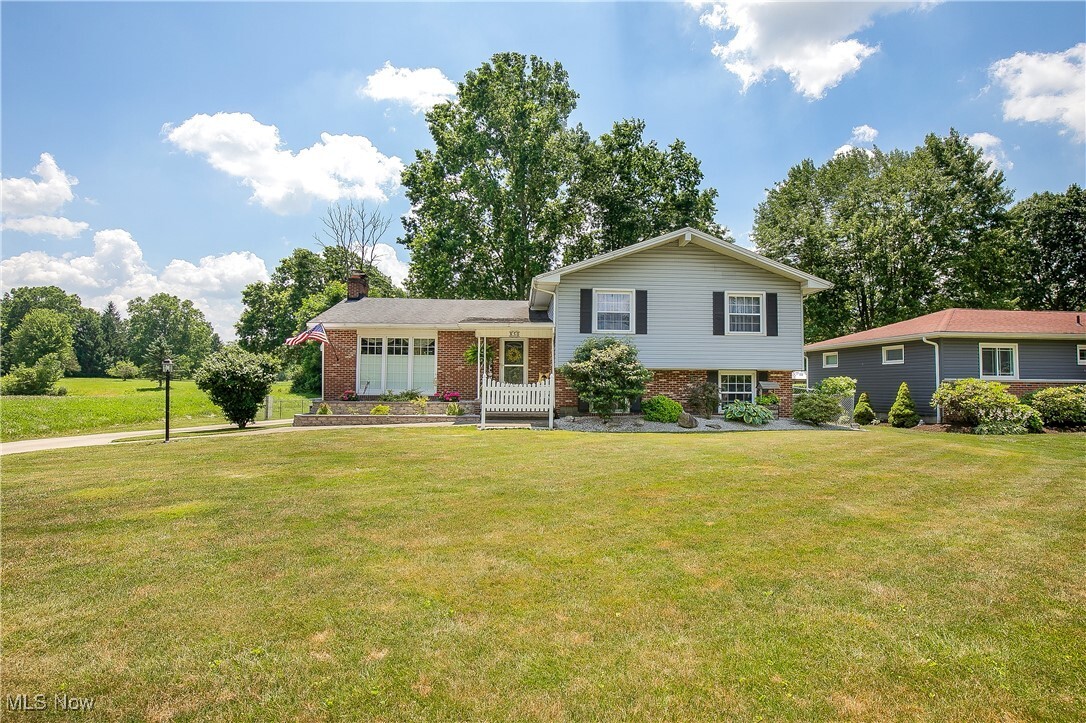 Property Photo:  850 Robinson Avenue  OH 44203 