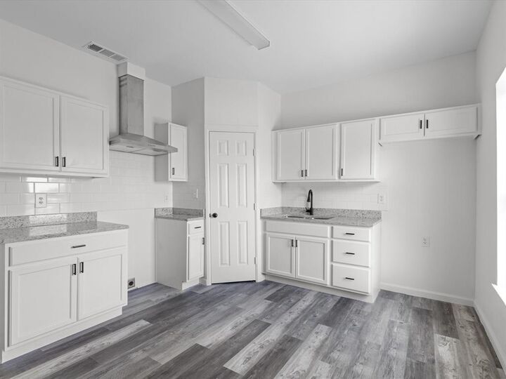 Property Photo: 207 N Mill Street TX 76230