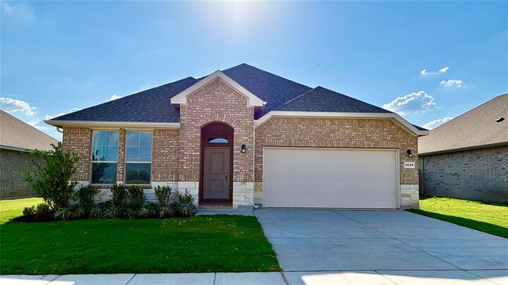 Property Photo:  1225 Beltway Lane  TX 76048