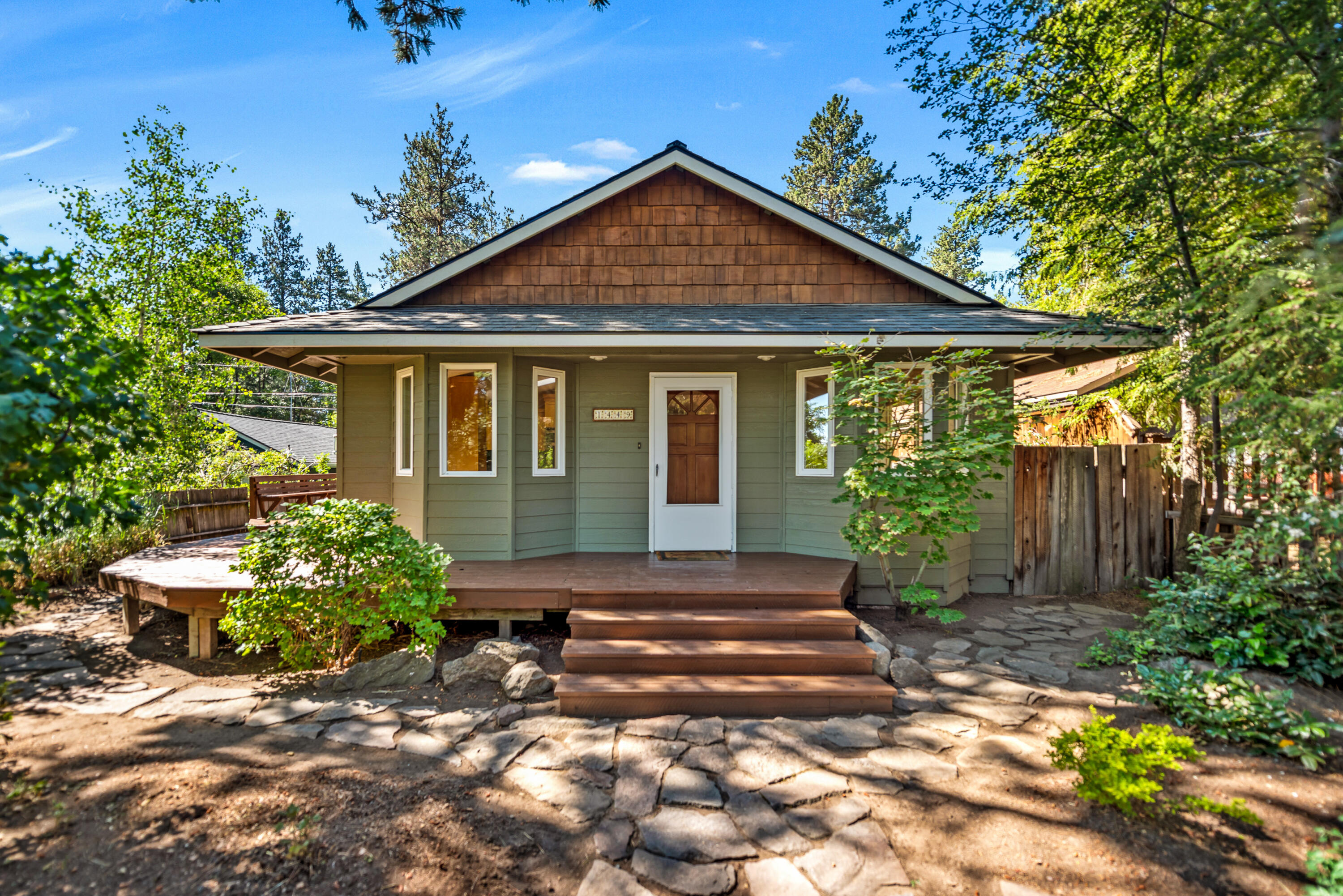 Property Photo: 1449 NW Lexington Avenue OR 97703