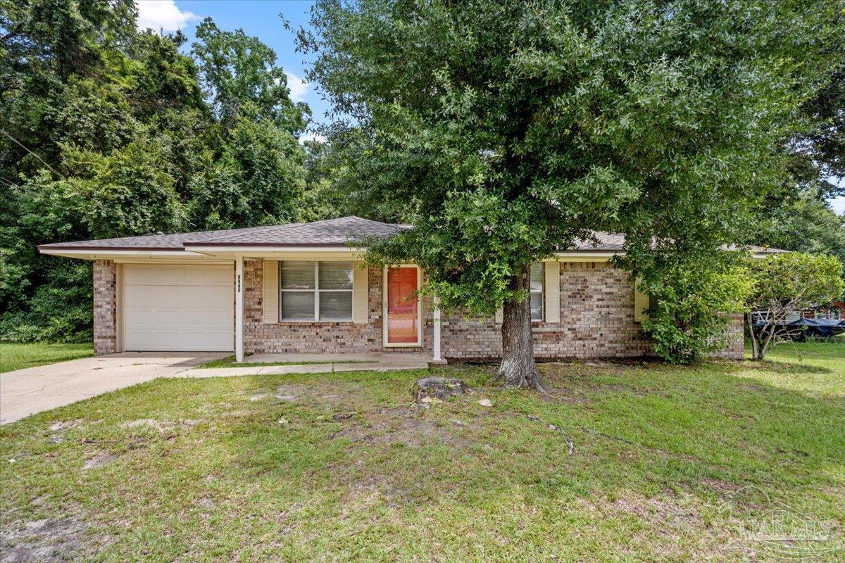Property Photo:  4624 Rambling Way  FL 32571 