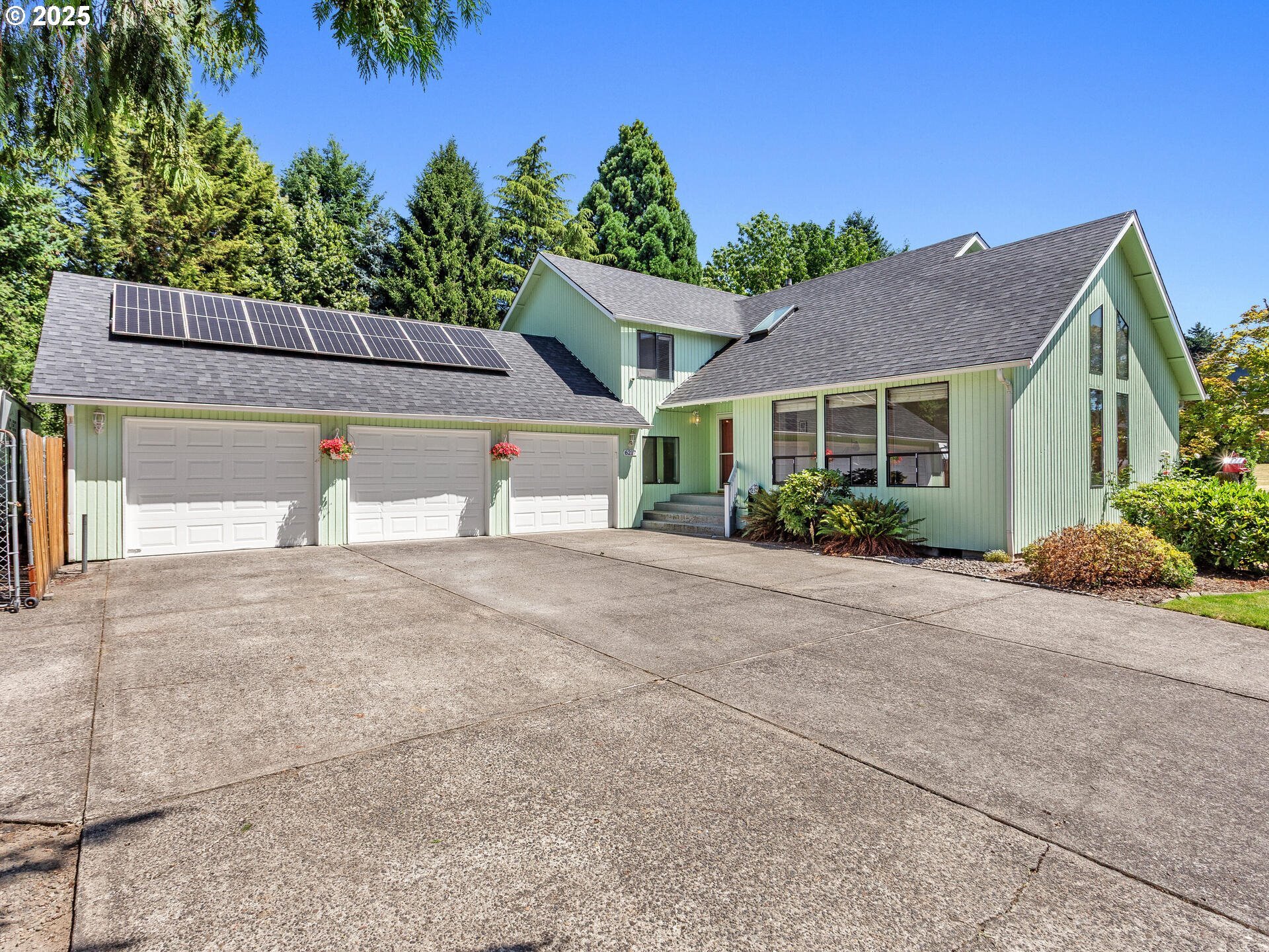 Property Photo: 6217 NE 82nd Ave WA 98662