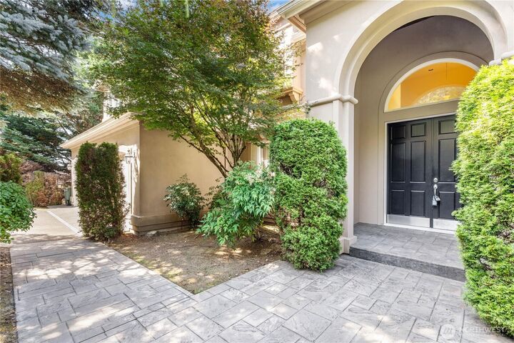 Property Photo:  5899  153rd Avenue SE  WA 98006 