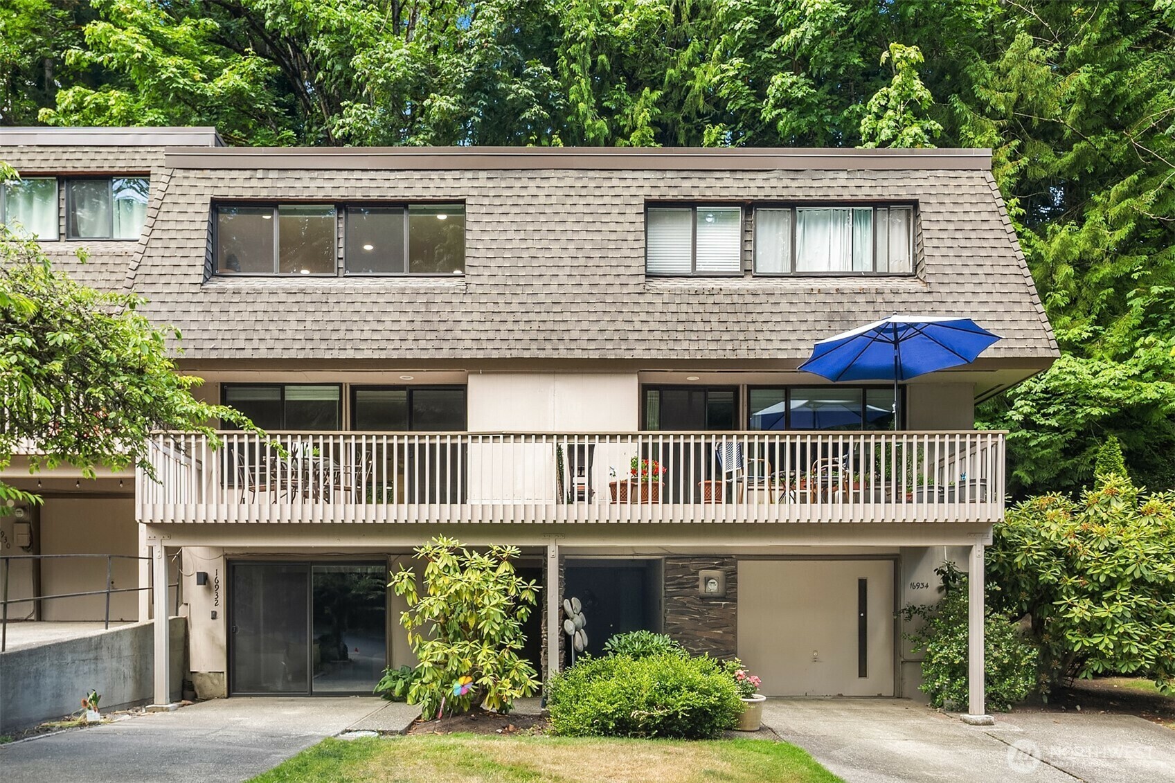Property Photo: 16932 NE 2nd Place WA 98008