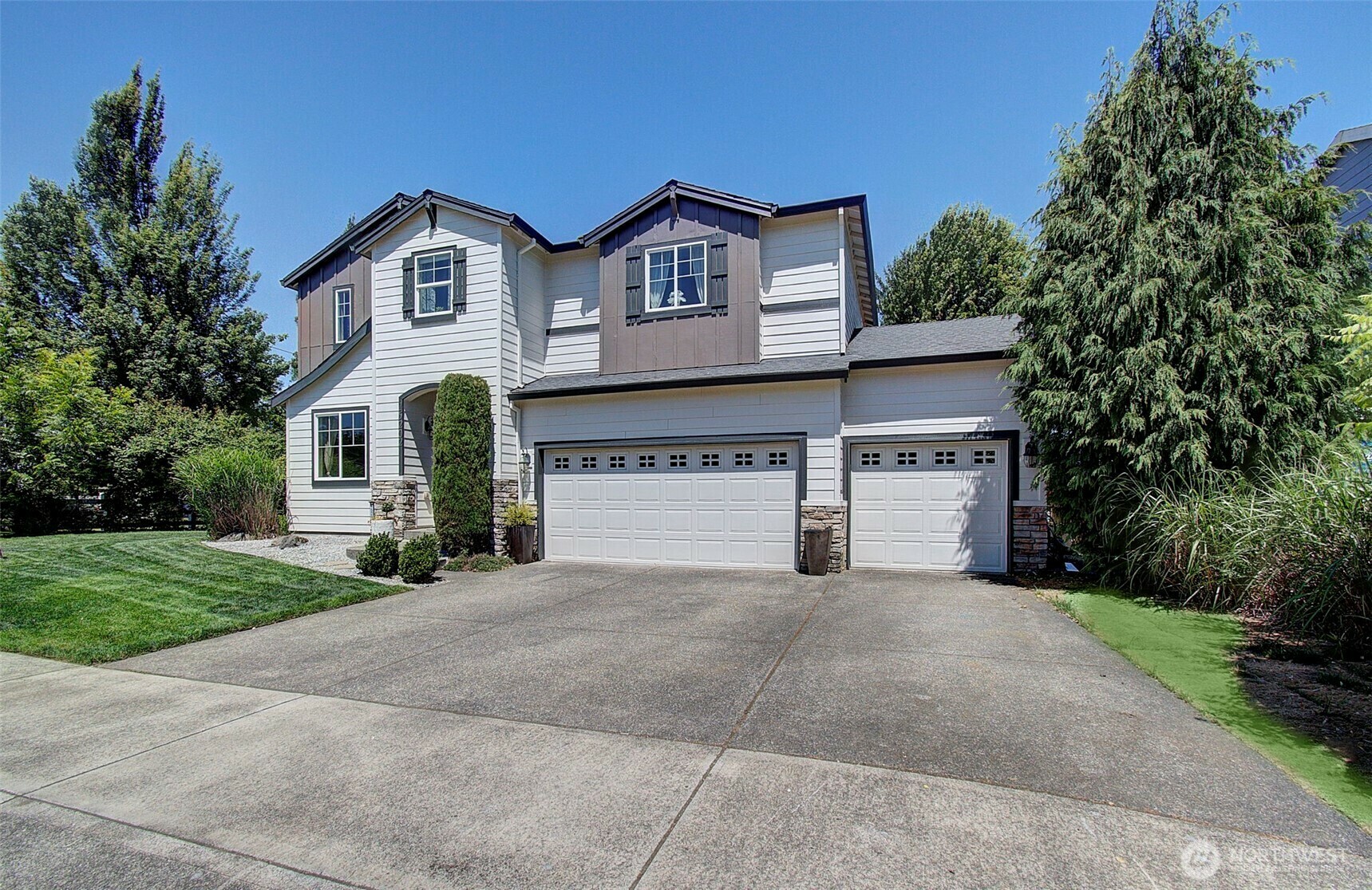 Property Photo: 15202 NE 102nd Way WA 98685