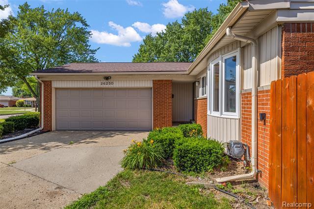 Property Photo: 26250 Virginia Drive MI 48091