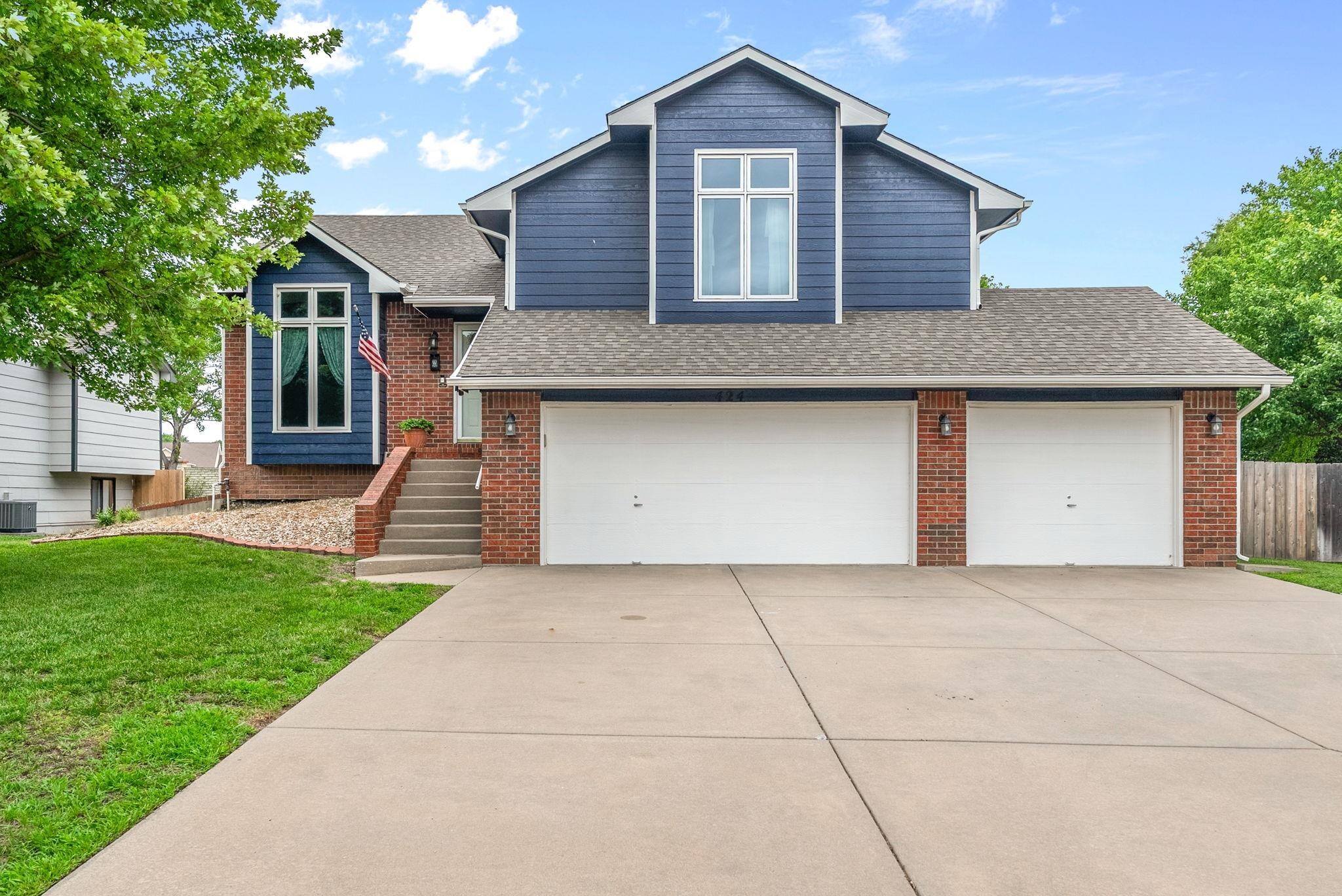 Property Photo: 424 N Walnut Creek Dr KS 67037