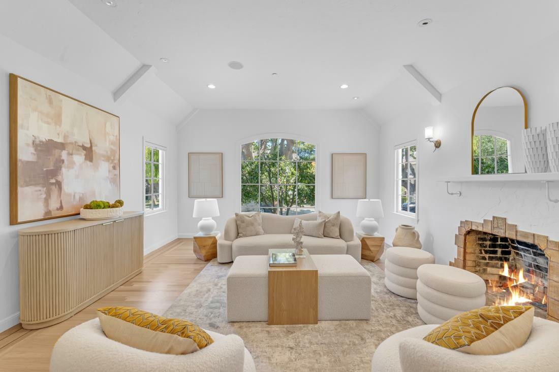 Property Photo:  729 Concord Way  CA 94010 