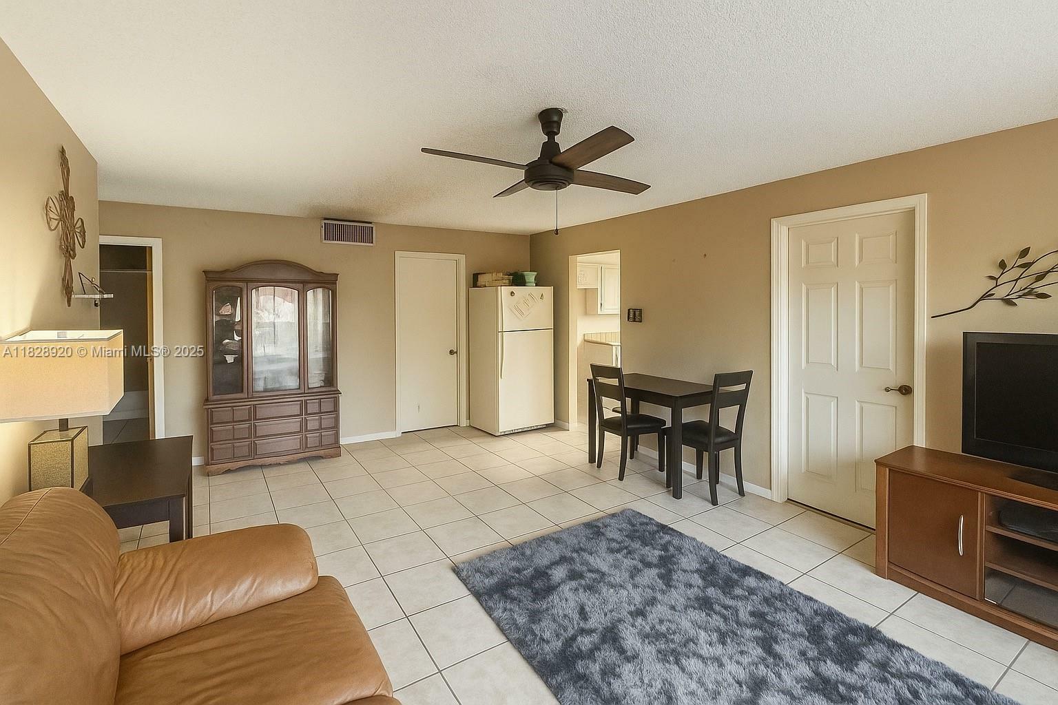 Property Photo: 7523 W Sunrise Blvd B2 FL 33313