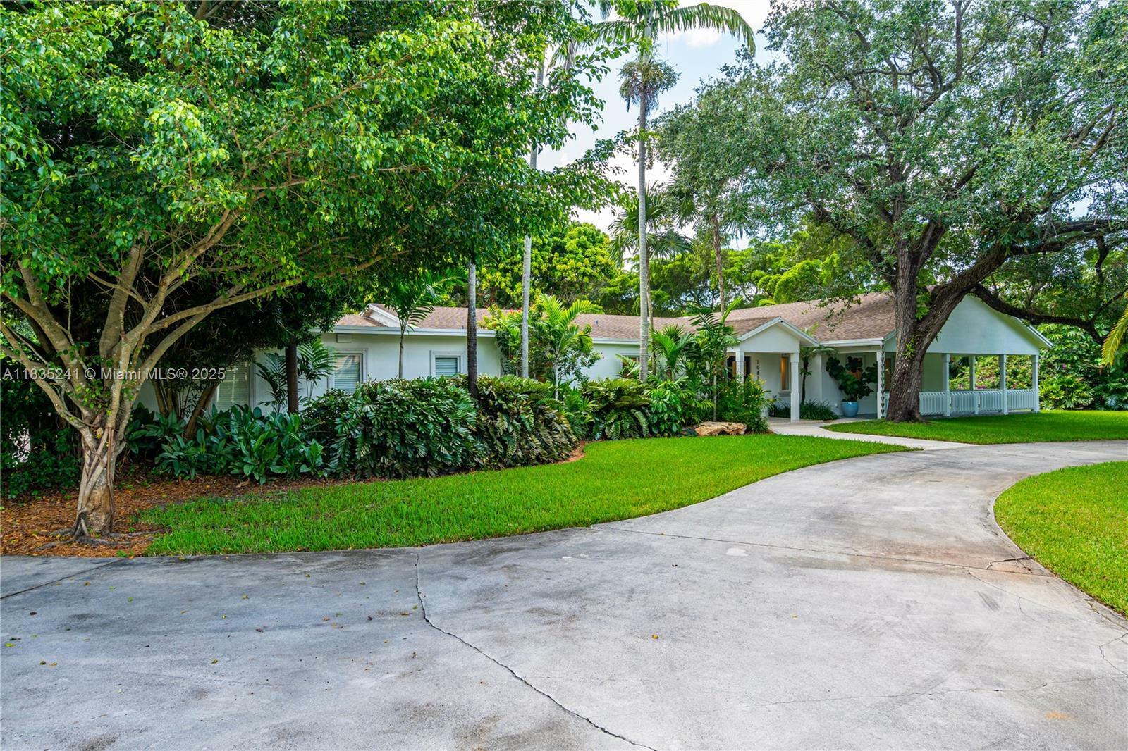 Property Photo: 10821 SW 92nd Ave FL 33176