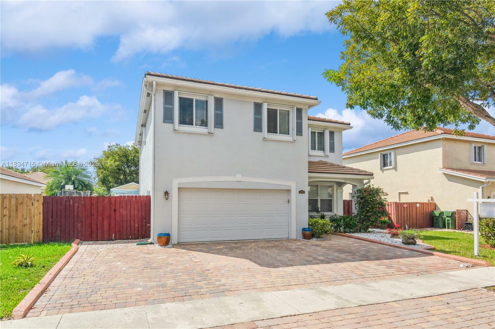 Property Photo: 3076 SE 4th Ct FL 33033
