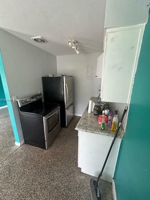 Property Photo: 1271 NE 32nd St 1287 FL 33334