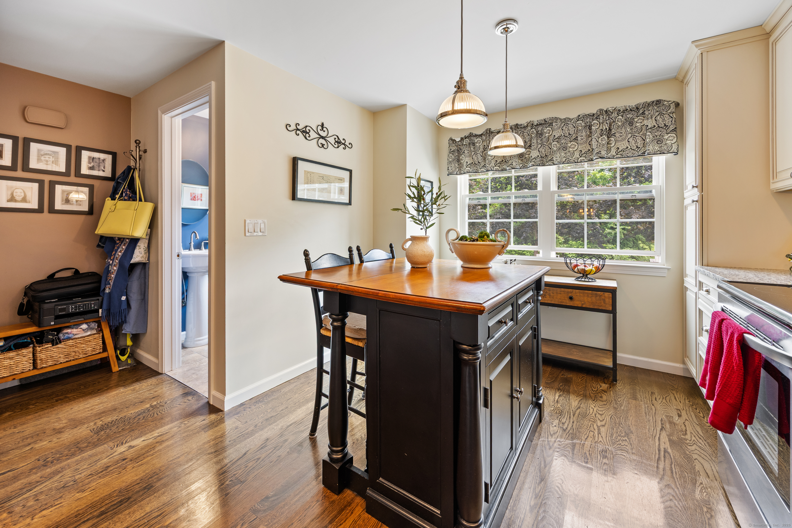 Property Photo: 250 Summer Street 29 CT 06479