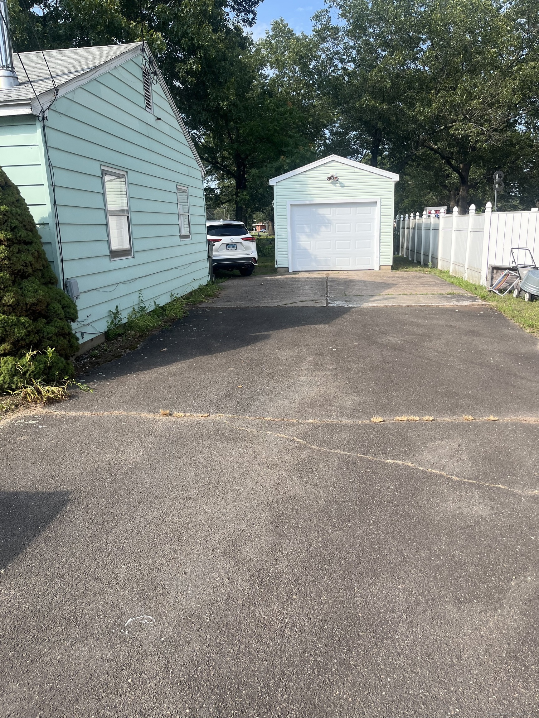 Property Photo: 428 Litchfield Drive CT 06096