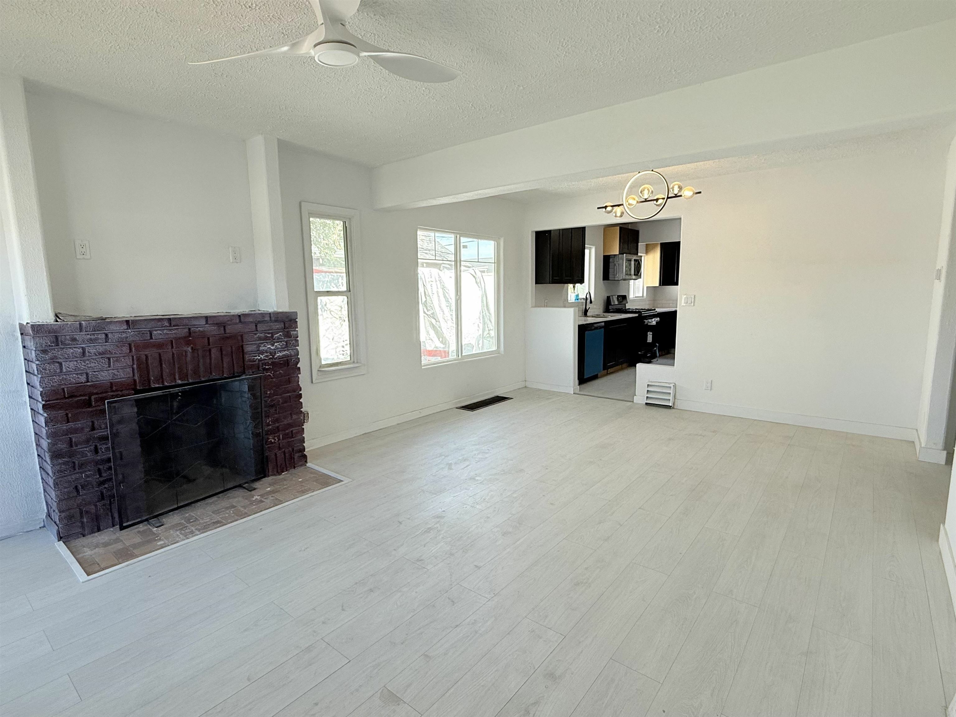 Property Photo: 3012 E Wellesley Ave WA 99217