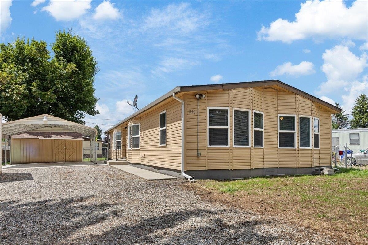 Property Photo: 220 S Bell St WA 99016