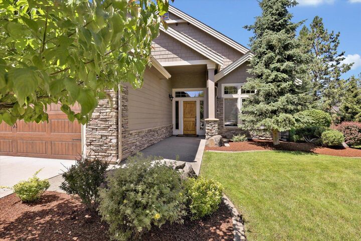 Property Photo: 11425 N Lloyd Charles Ln WA 99218