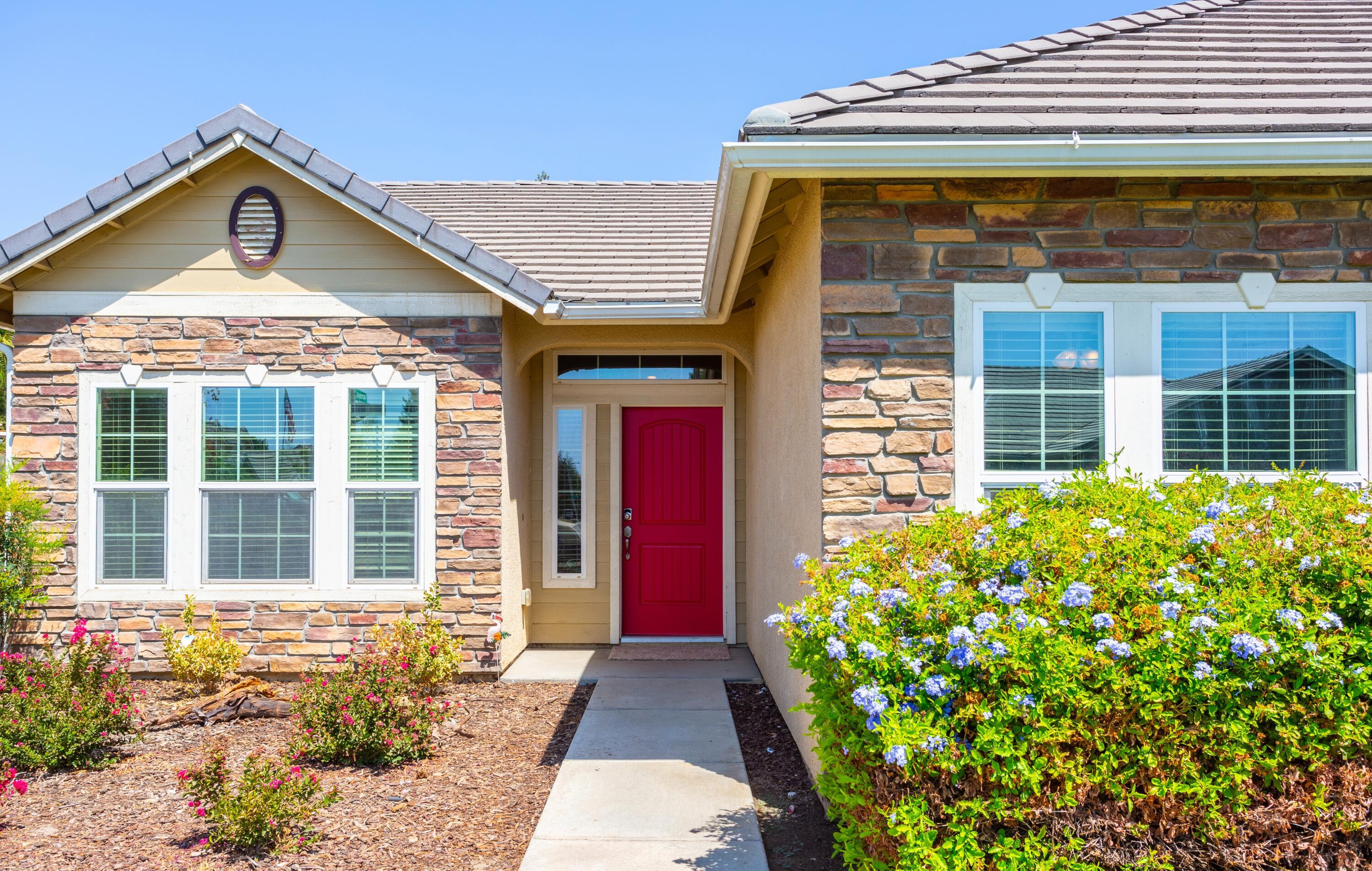 Property Photo: 4302 E Harvard Avenue CA 93292