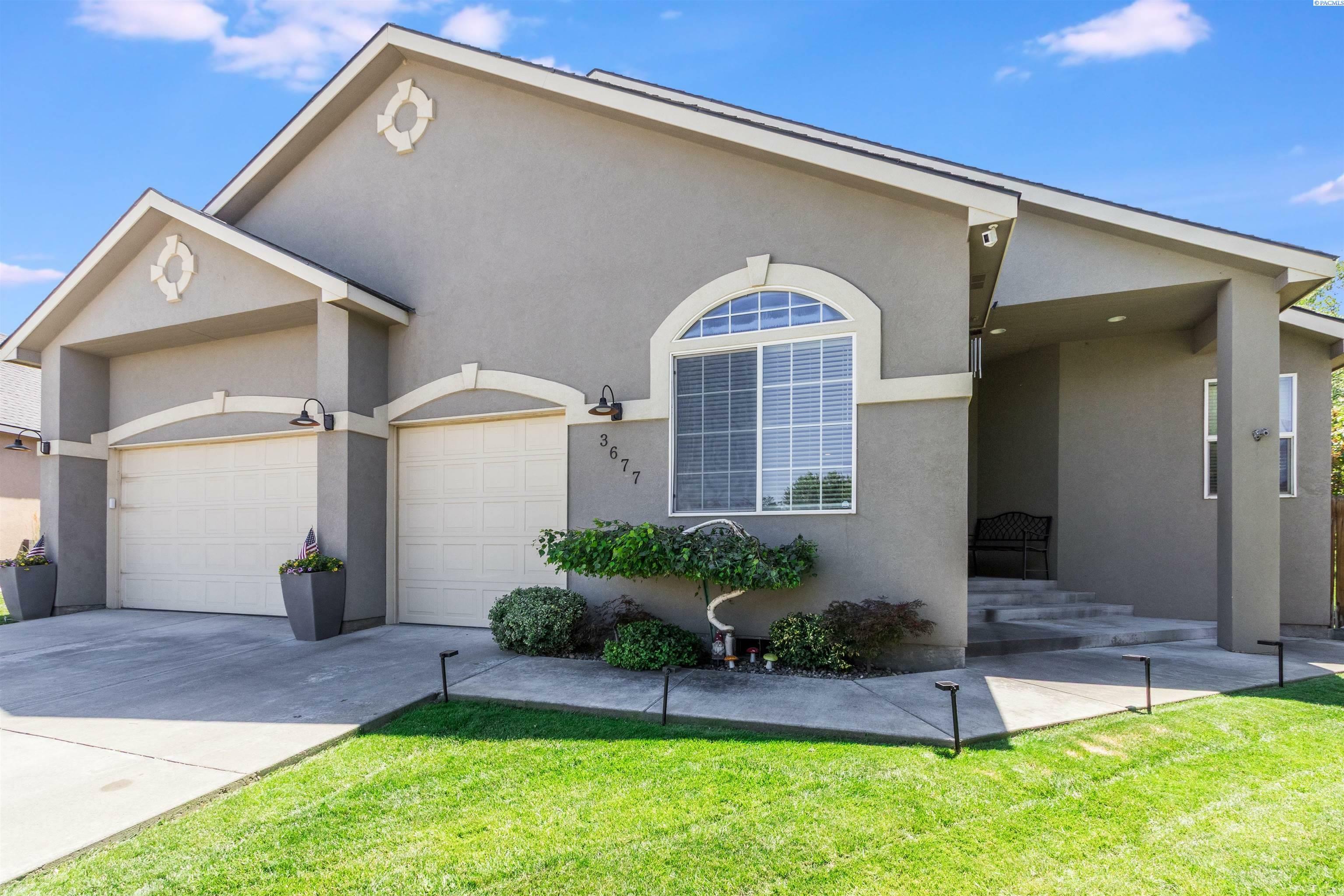 Property Photo: 3677 Windsor Ct WA 99352