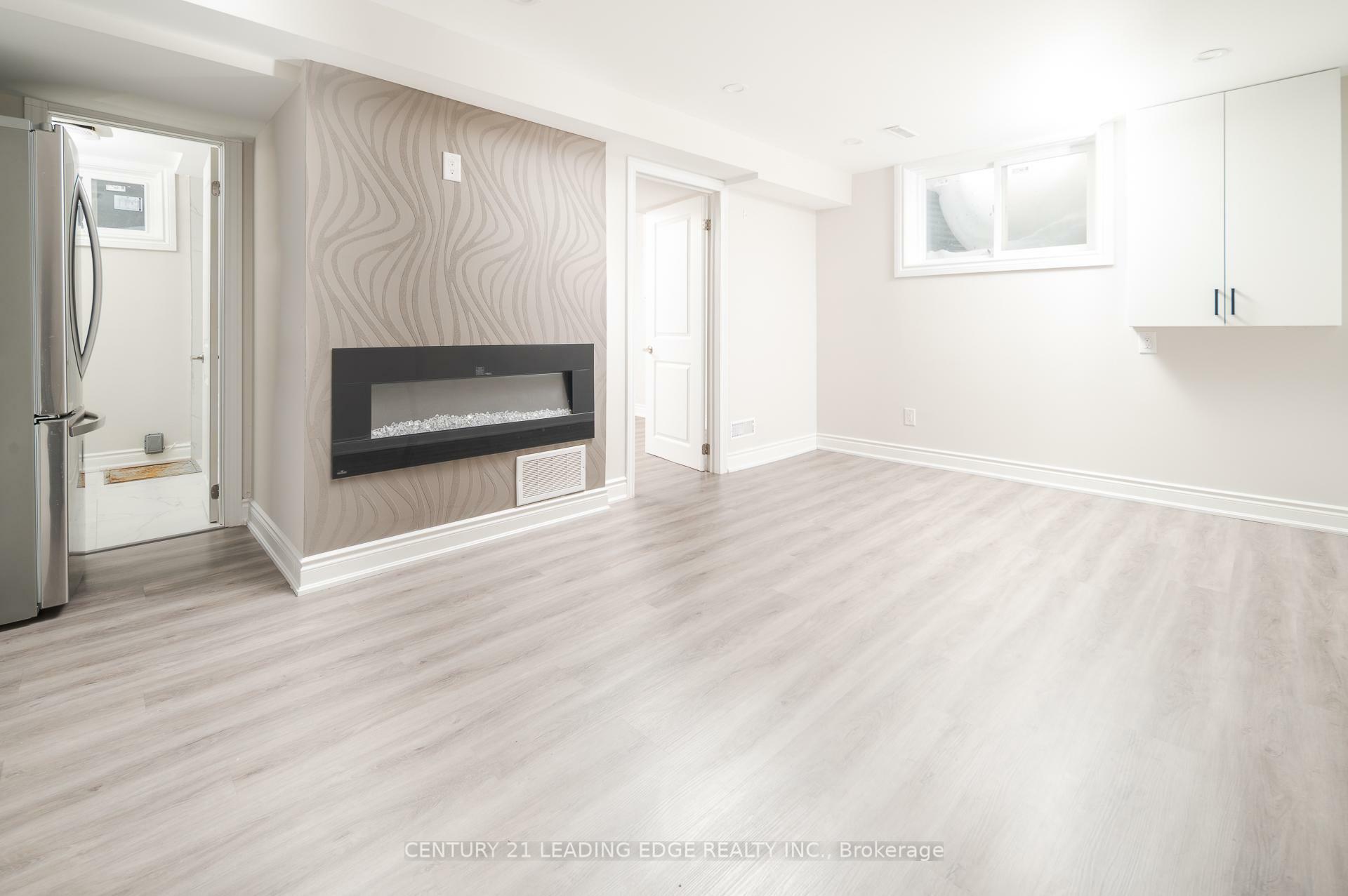 Property Photo: 314 Grove Street E Lower ON L4M 5J3