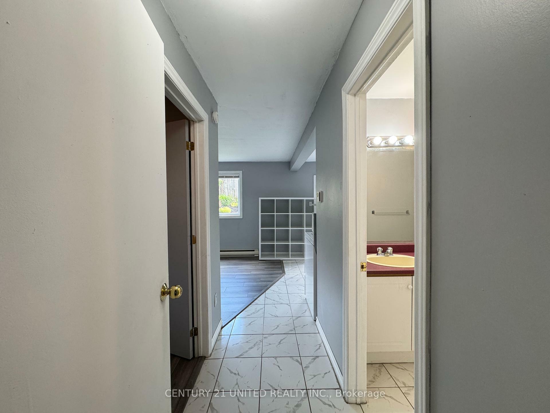 Photo de la propriété:  245 Maxwell Avenue  ON K9J 1B4 