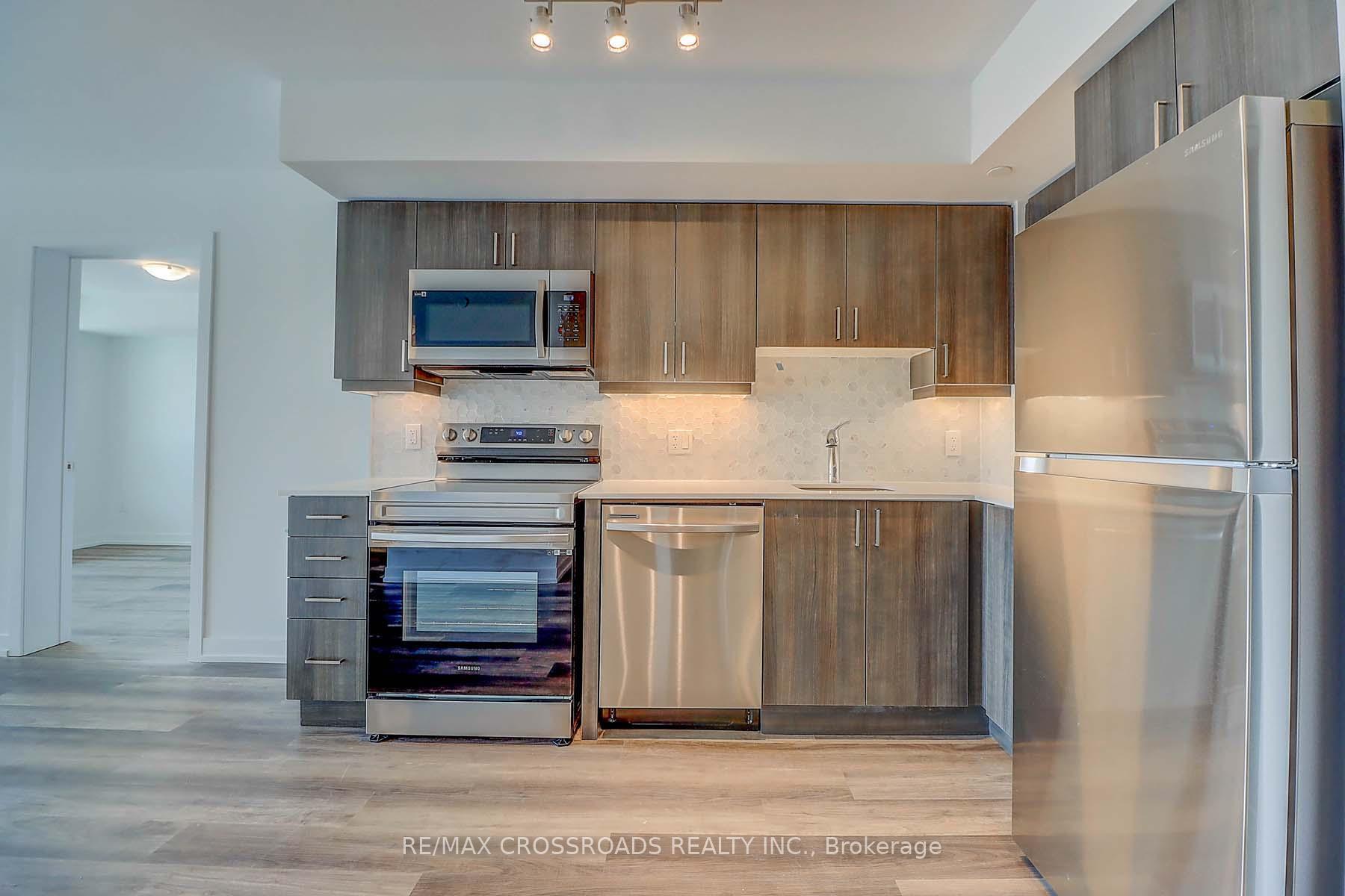 Photo de la propriété:  1480 Bayly Street 1111  ON L1W 3T8 