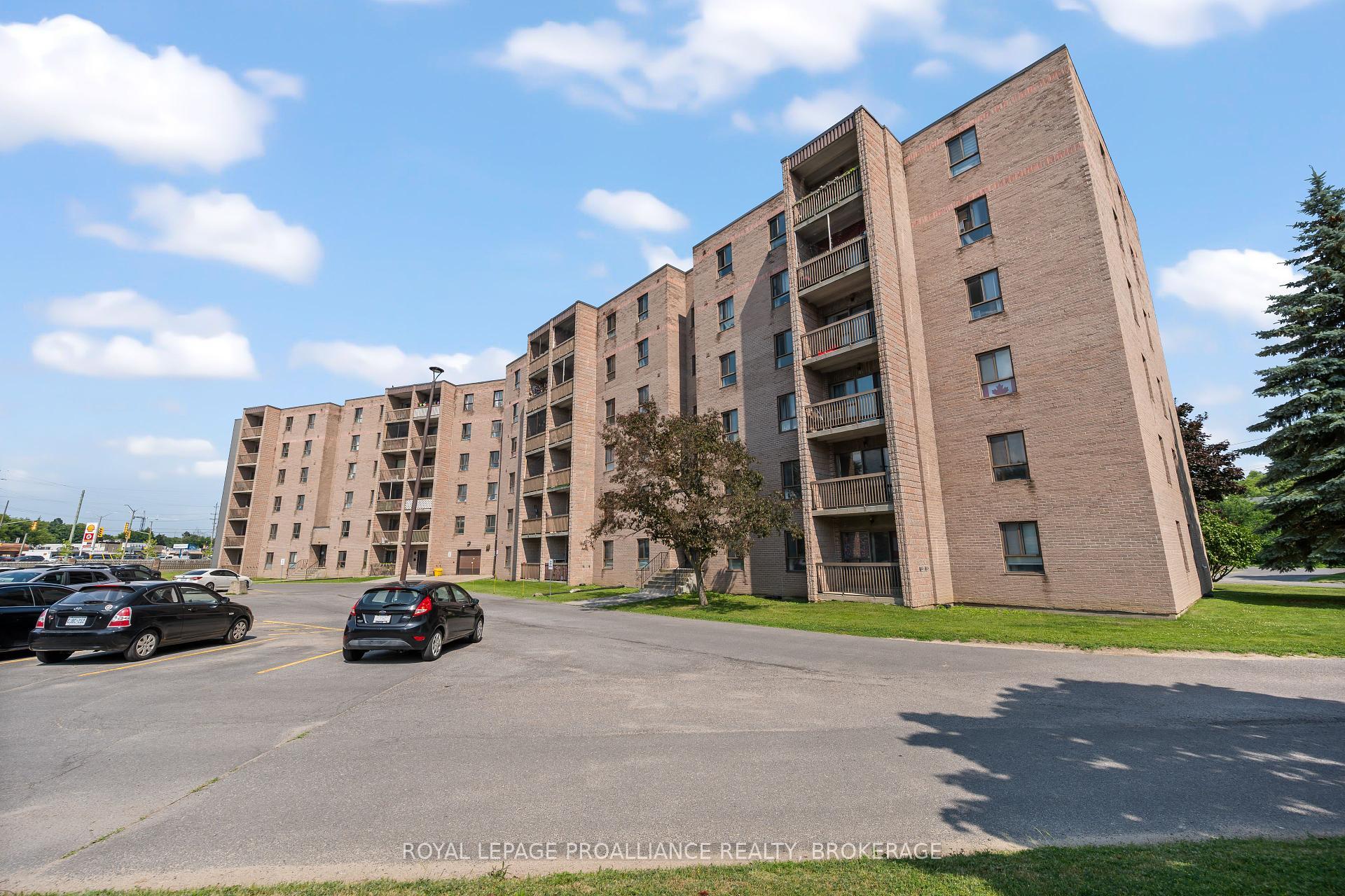 Property Photo: 17 Eldon Hall Place 203 ON K7M 7H5