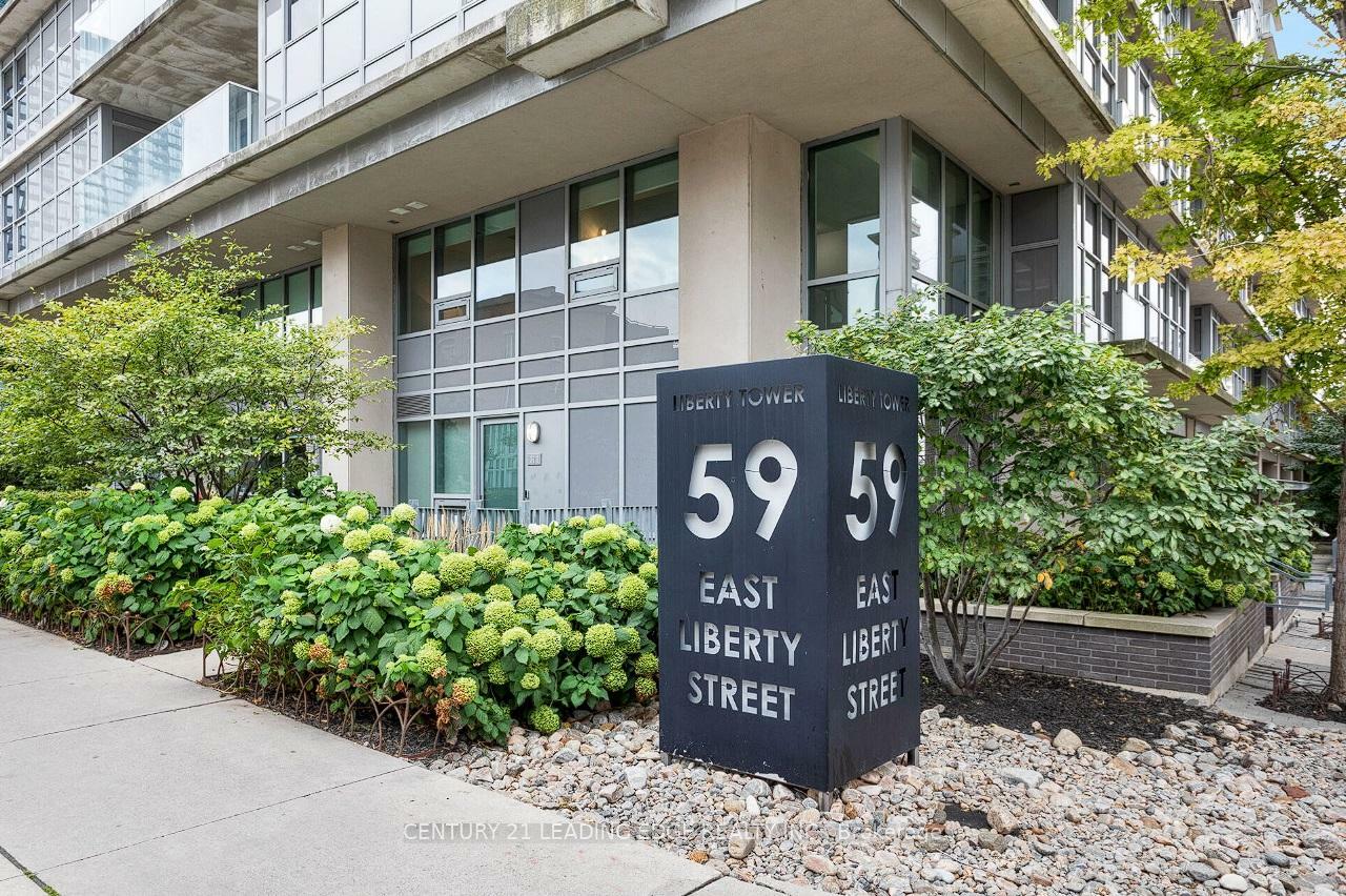 Property Photo: 59 East Liberty Street 1206 ON M6K 3R1